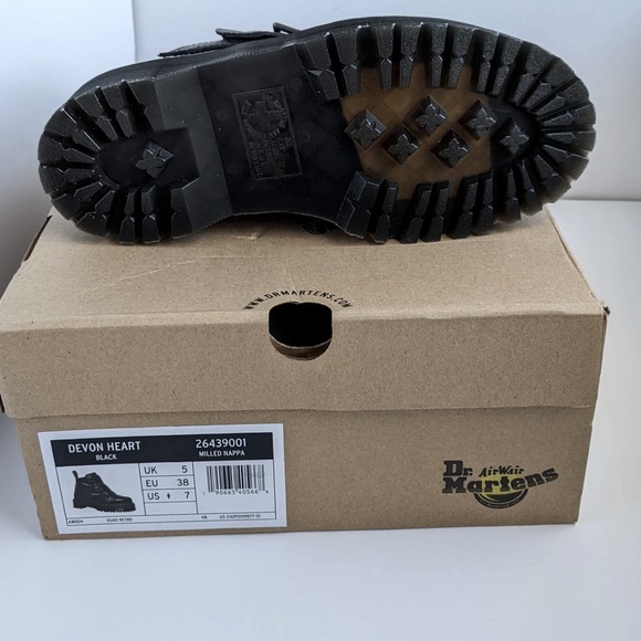 Dr Martens Devon Heart Leather Platform Boots - Picture 9 of 9